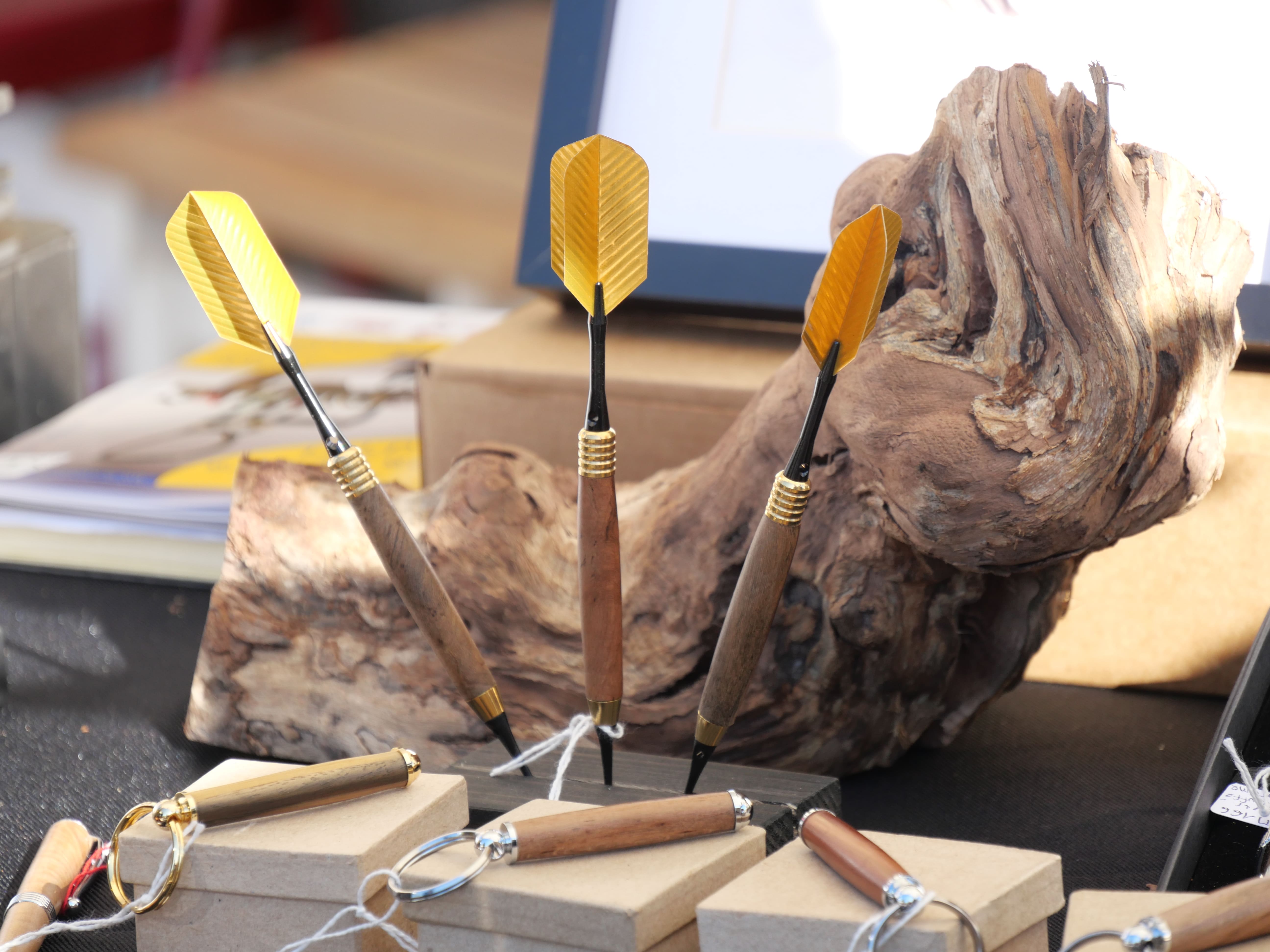 Flèches taillées en bois.